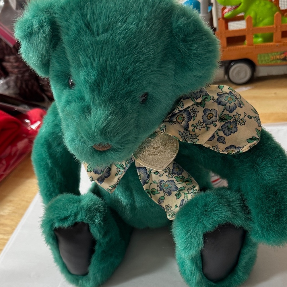 Victoria Secret Gund Bear 1992 Green Plush Teddy Bear with Floral Bow, excellent